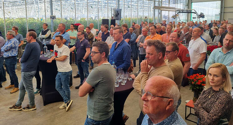 Veel animo voor kopersdag Online Flower Auction